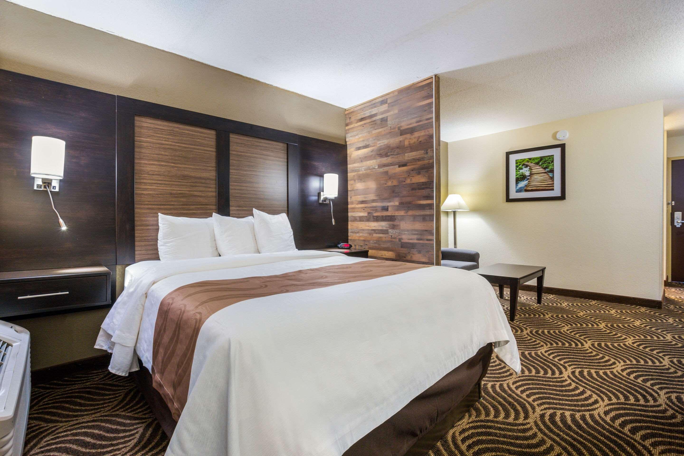 Quality Inn & Suites Florence - Cincinnati South Exteriér fotografie
