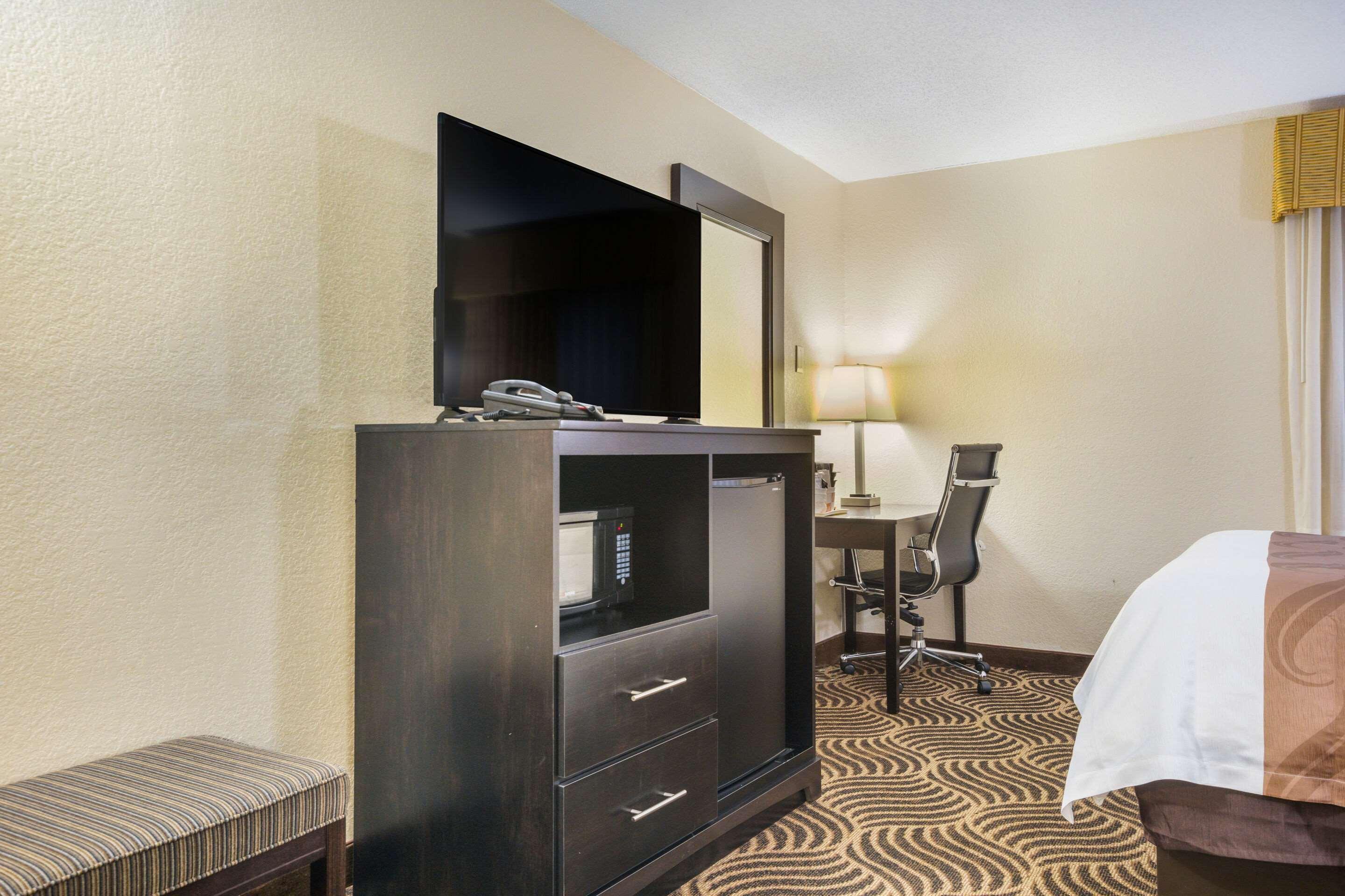 Quality Inn & Suites Florence - Cincinnati South Exteriér fotografie