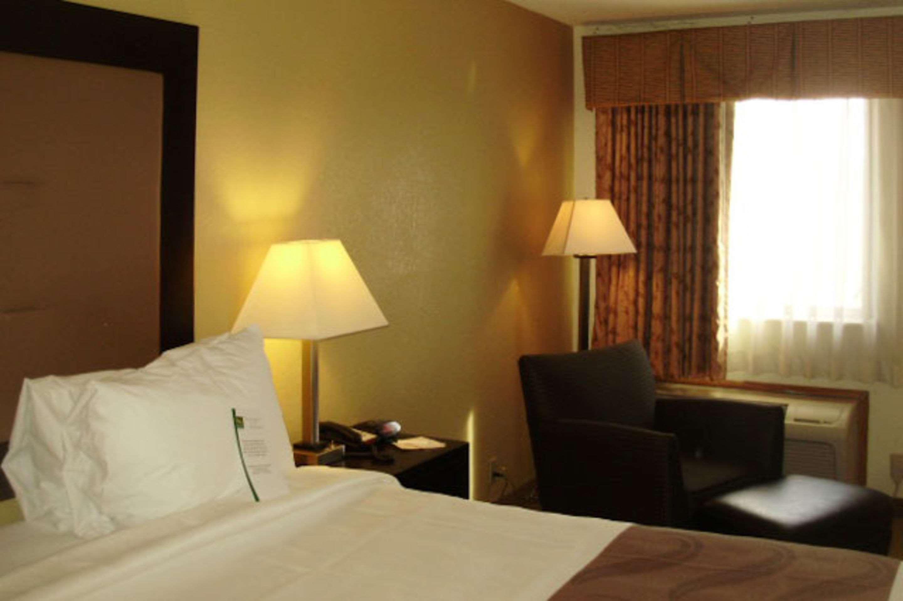 Quality Inn & Suites Florence - Cincinnati South Exteriér fotografie