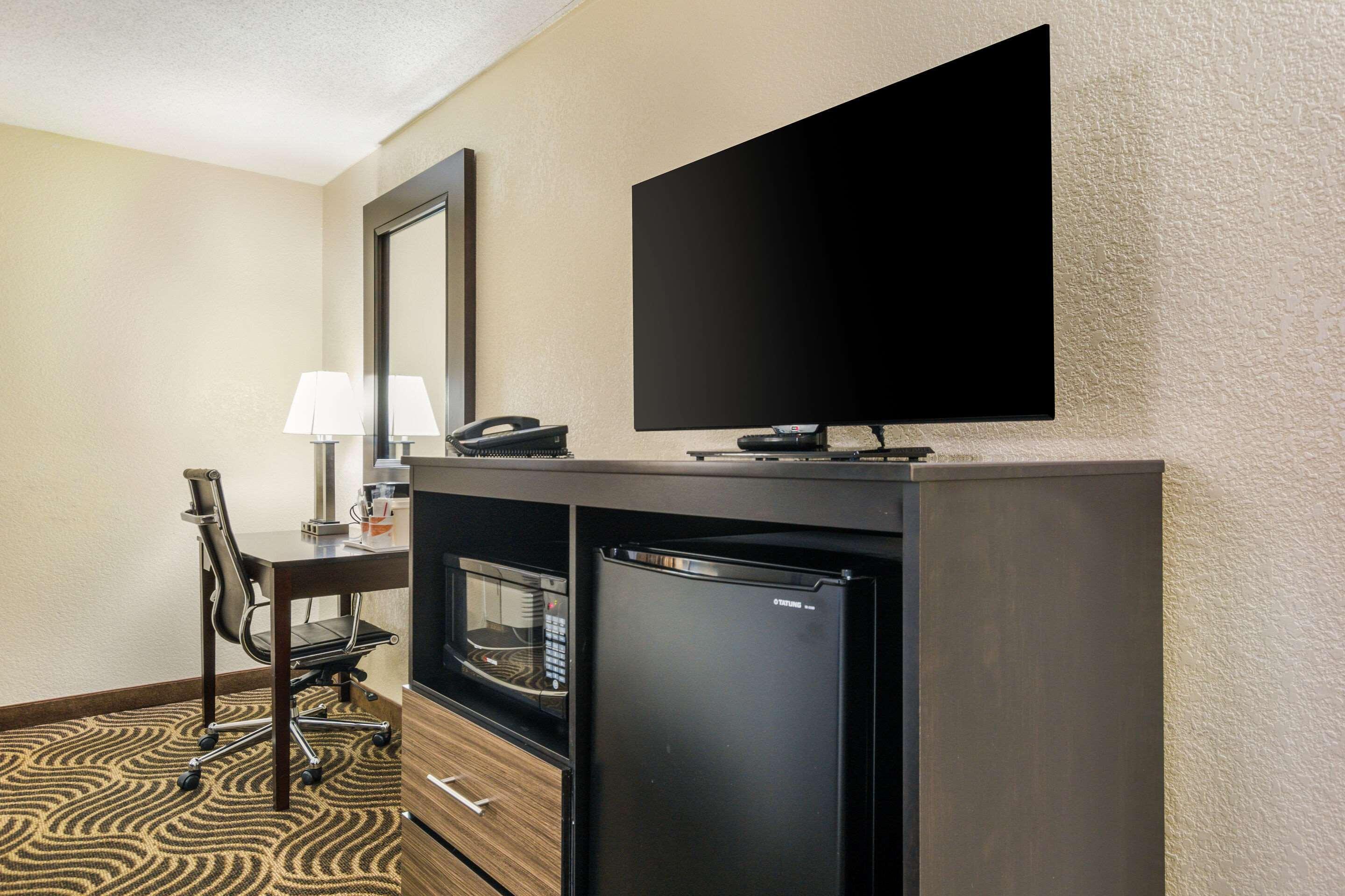 Quality Inn & Suites Florence - Cincinnati South Exteriér fotografie