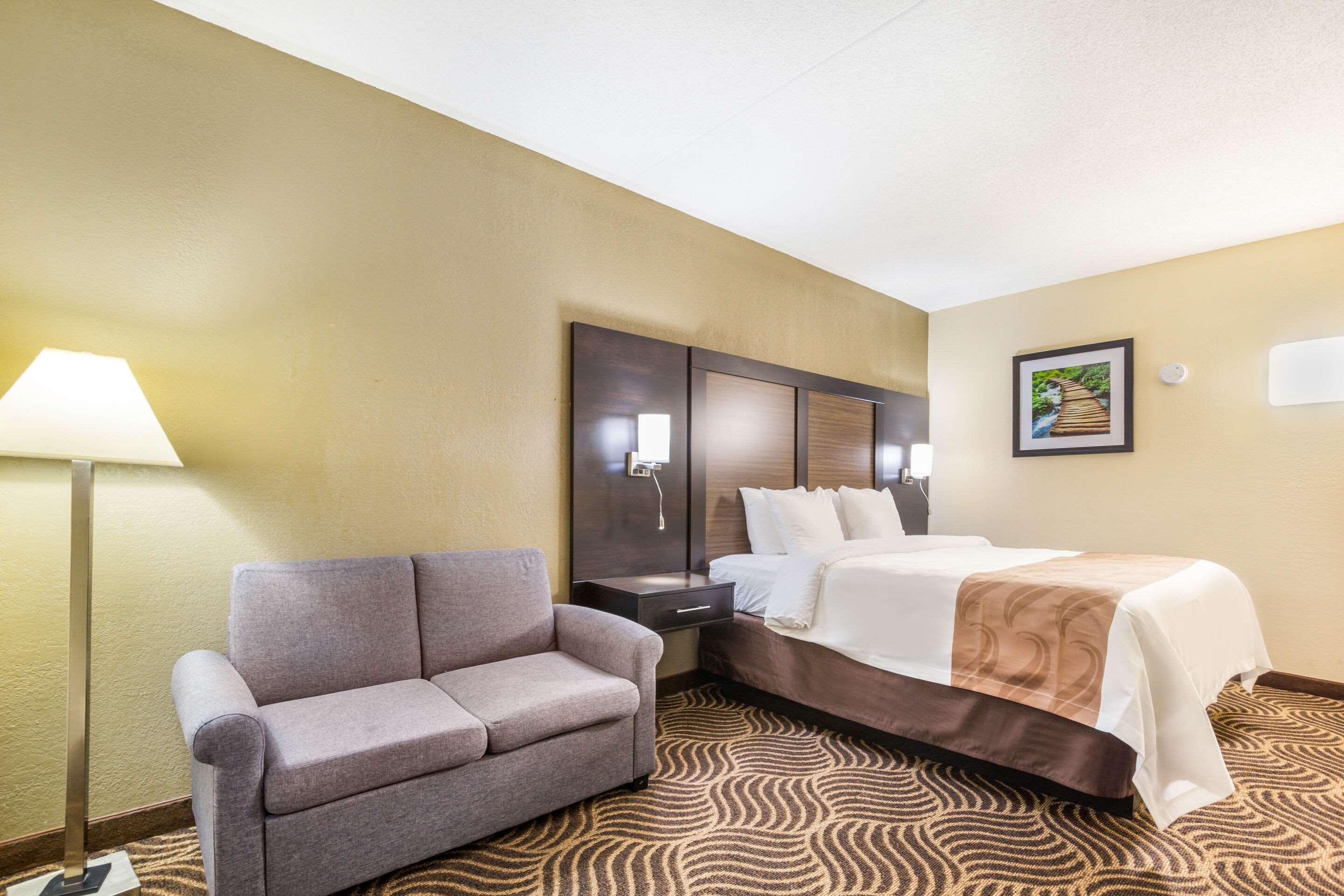 Quality Inn & Suites Florence - Cincinnati South Exteriér fotografie