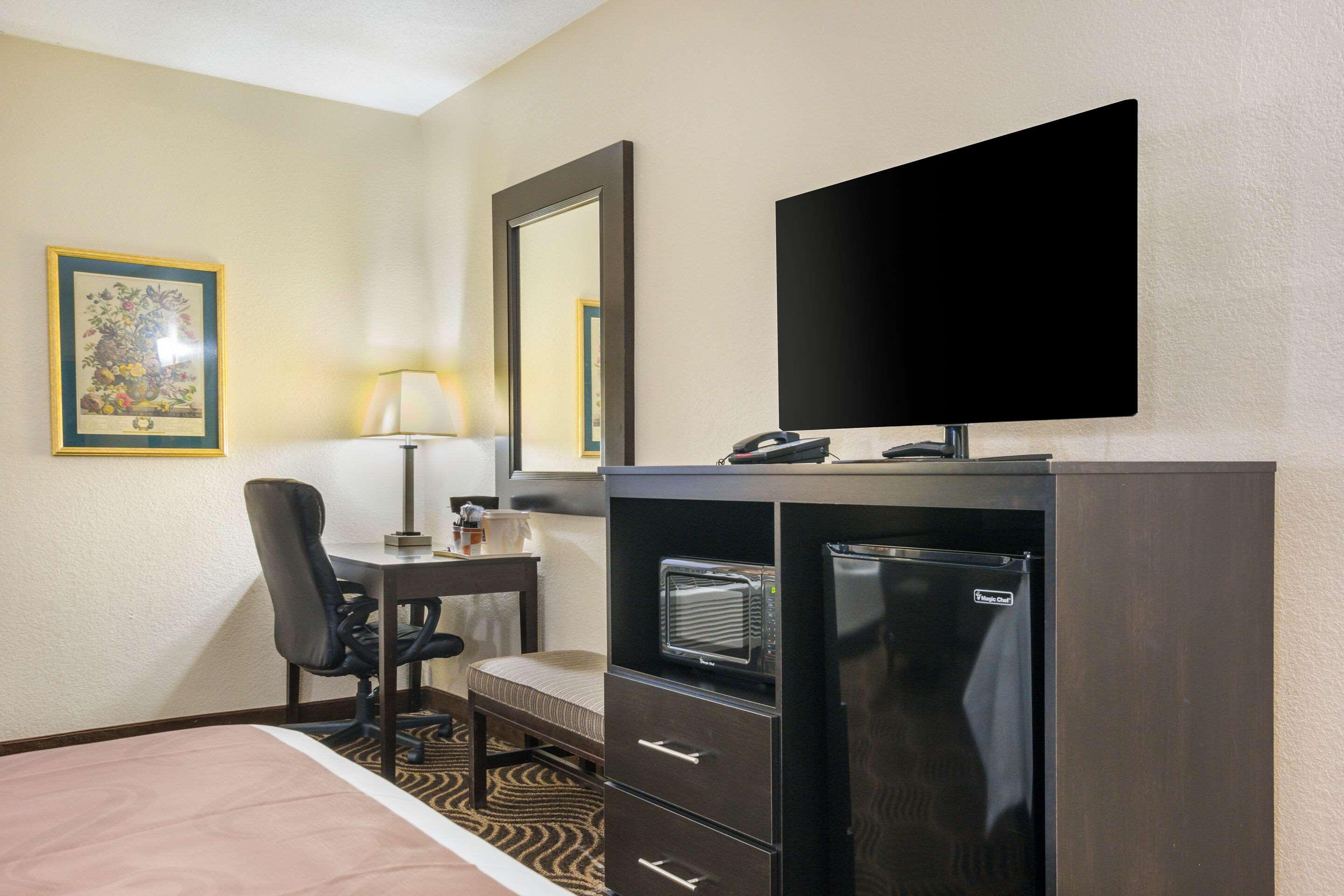 Quality Inn & Suites Florence - Cincinnati South Exteriér fotografie