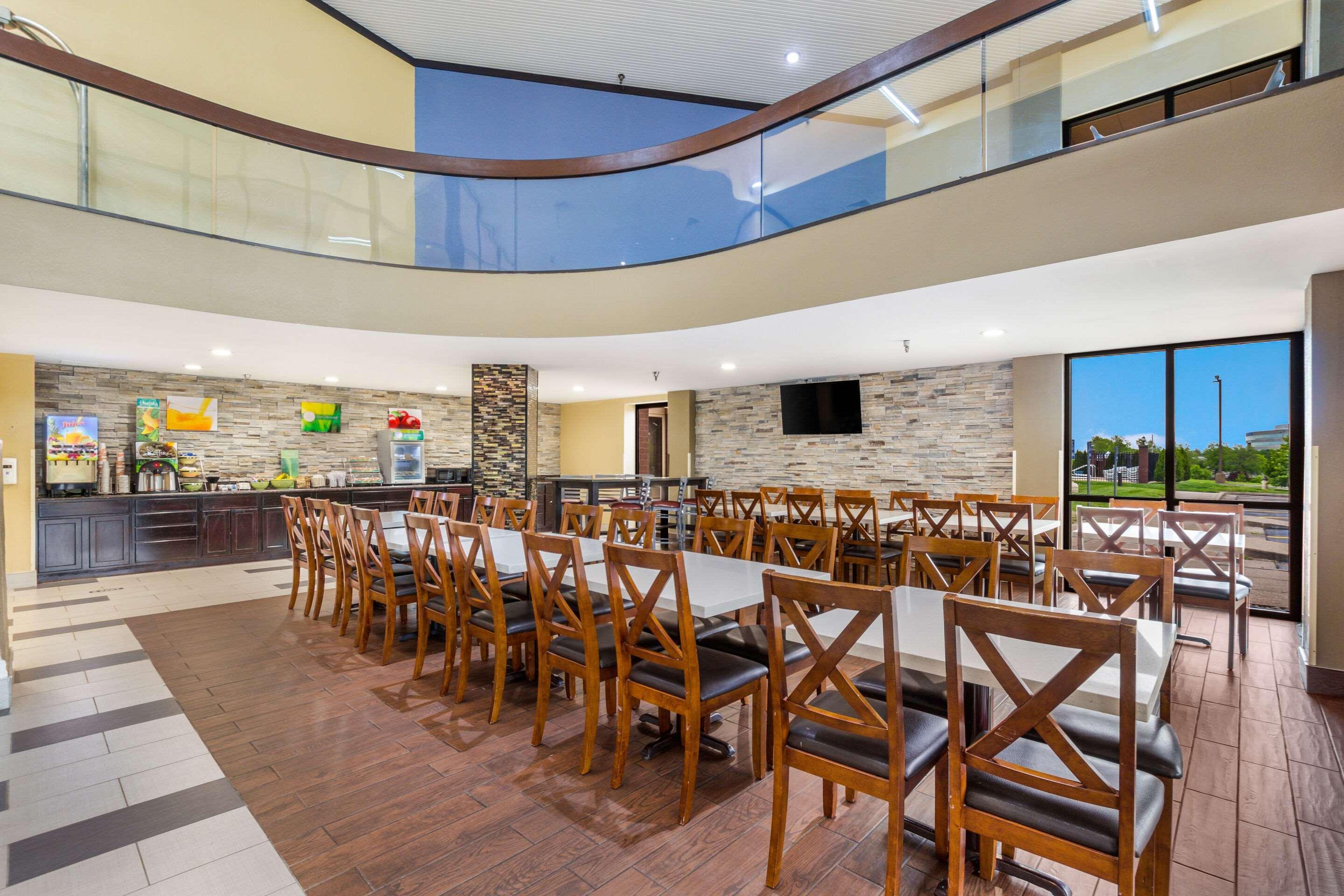 Quality Inn & Suites Florence - Cincinnati South Exteriér fotografie