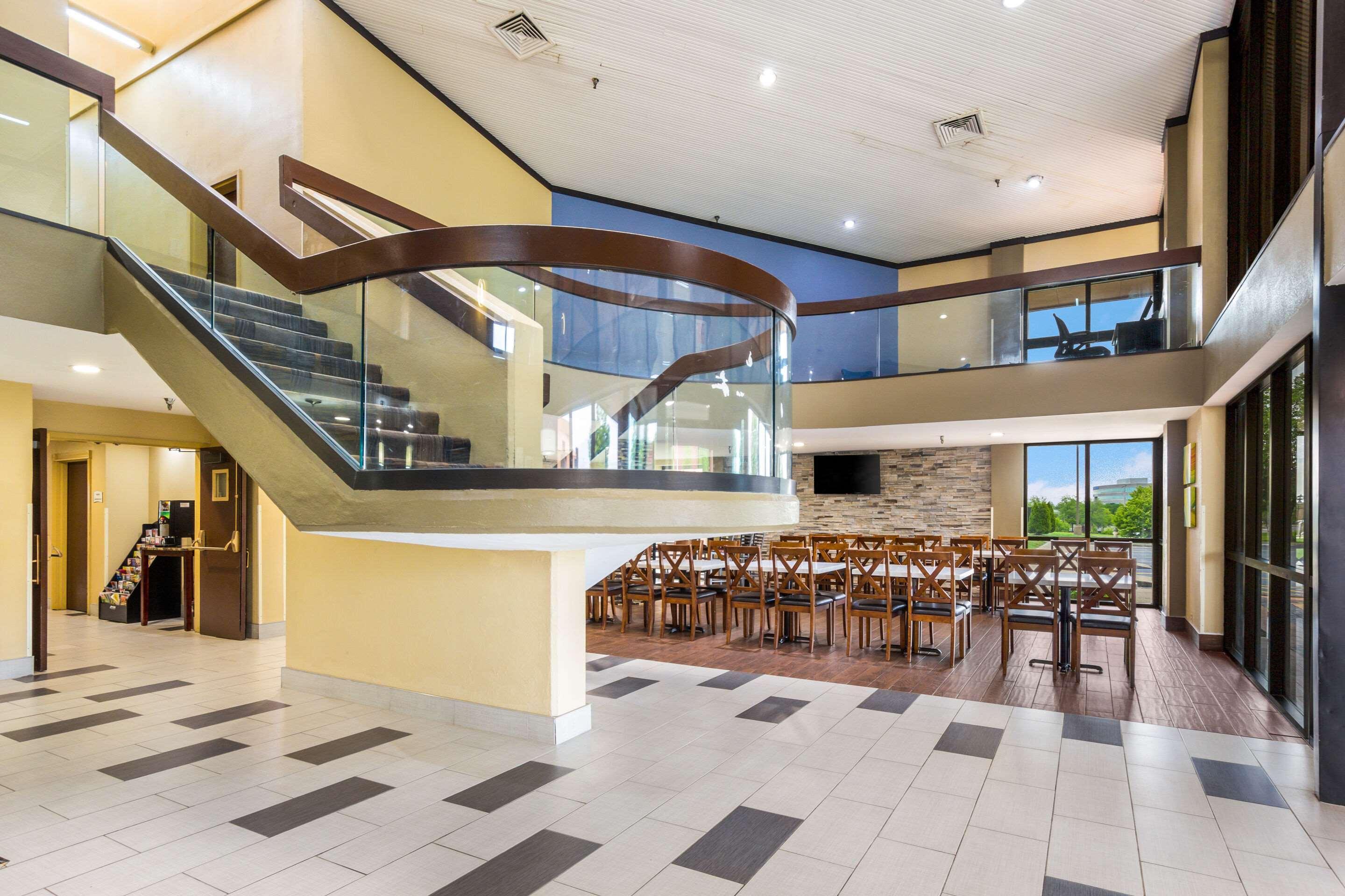 Quality Inn & Suites Florence - Cincinnati South Exteriér fotografie