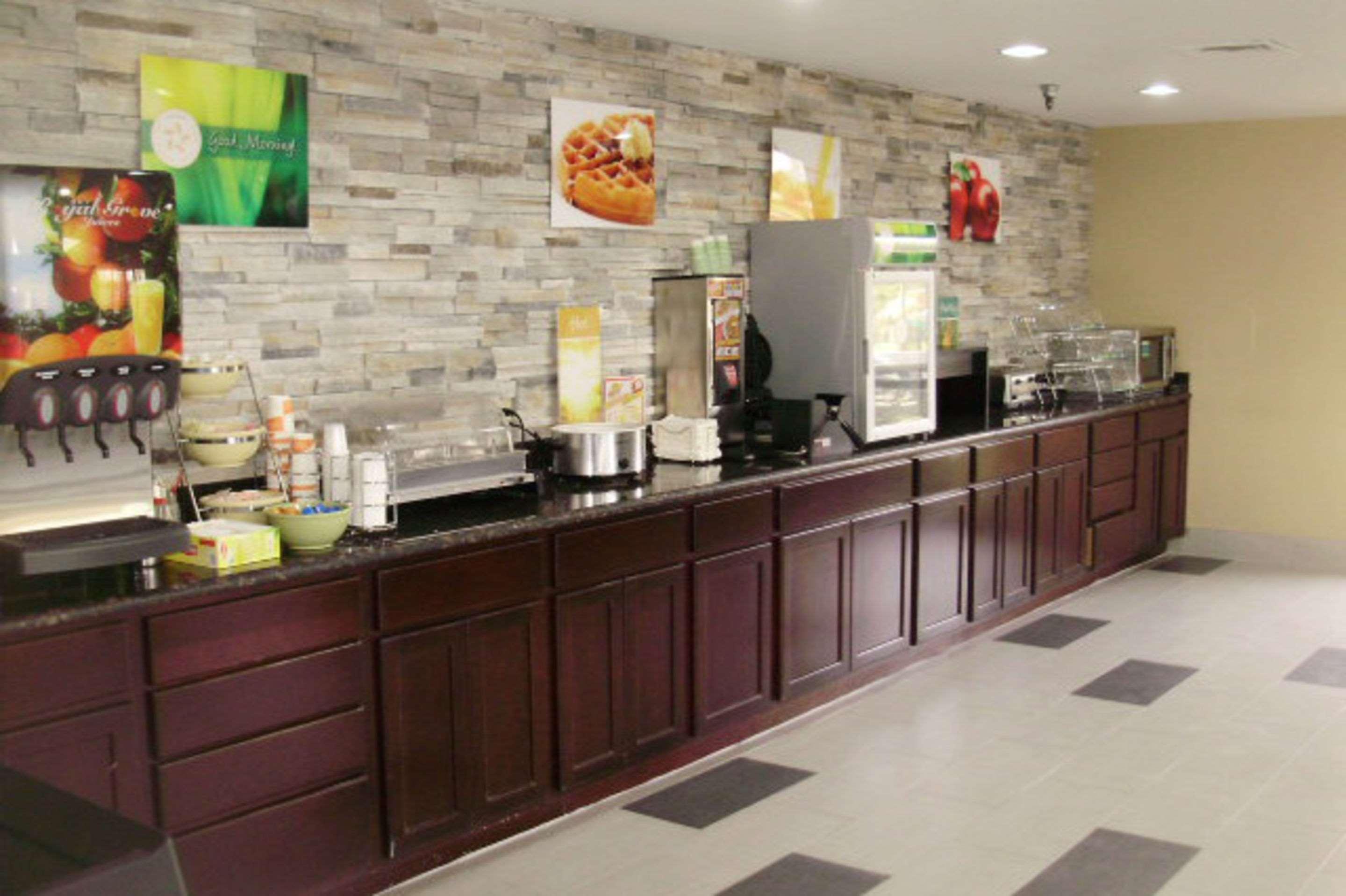 Quality Inn & Suites Florence - Cincinnati South Exteriér fotografie